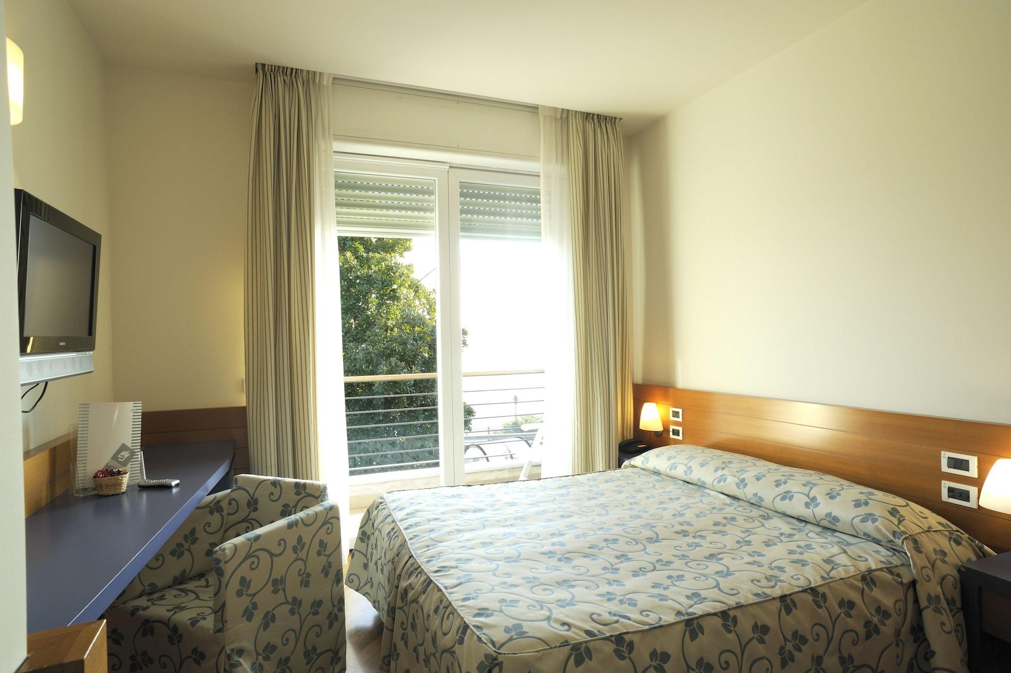 Hotel Le Roi ヴァラッツェ エクステリア 写真