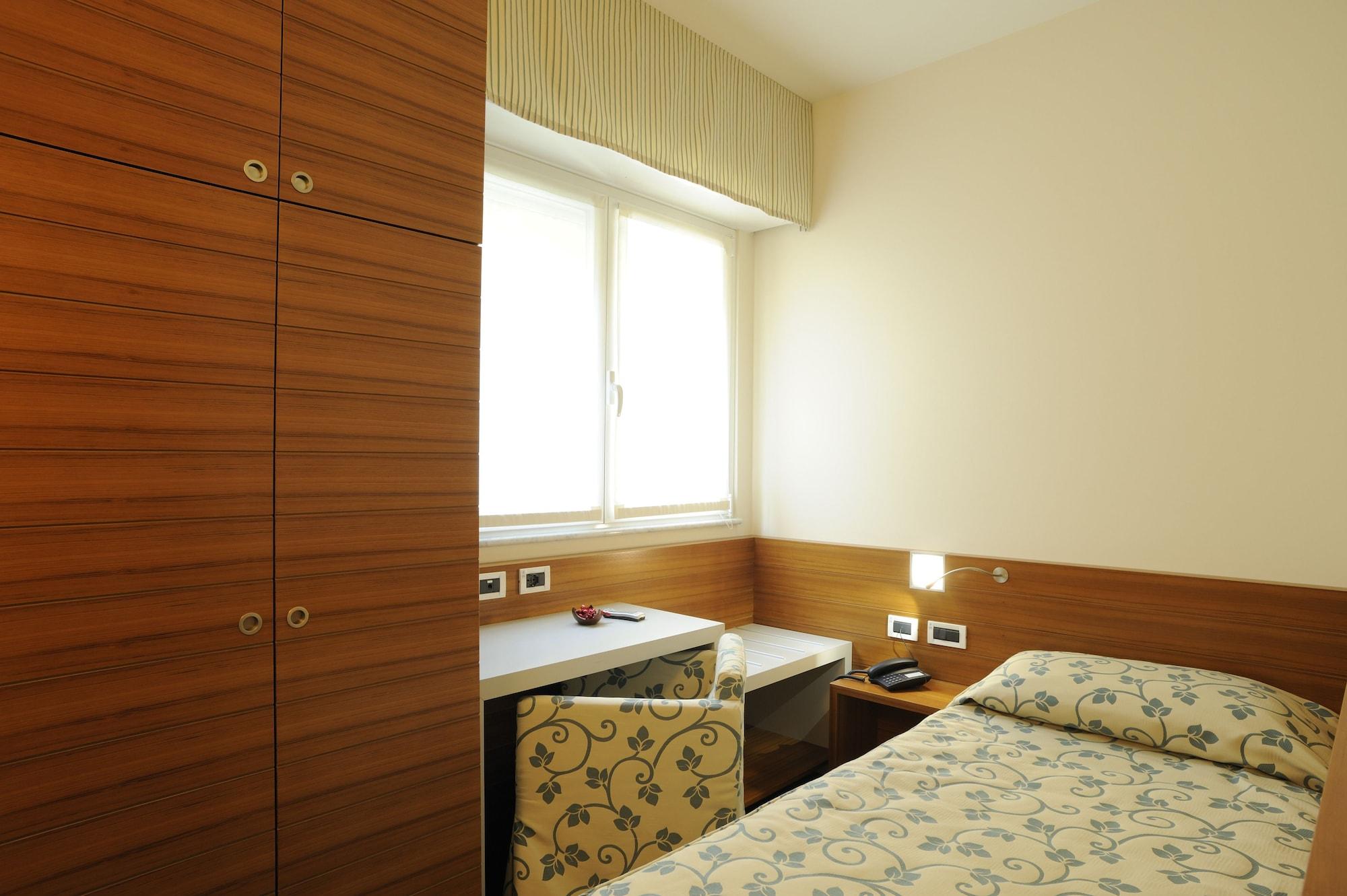 Hotel Le Roi ヴァラッツェ エクステリア 写真