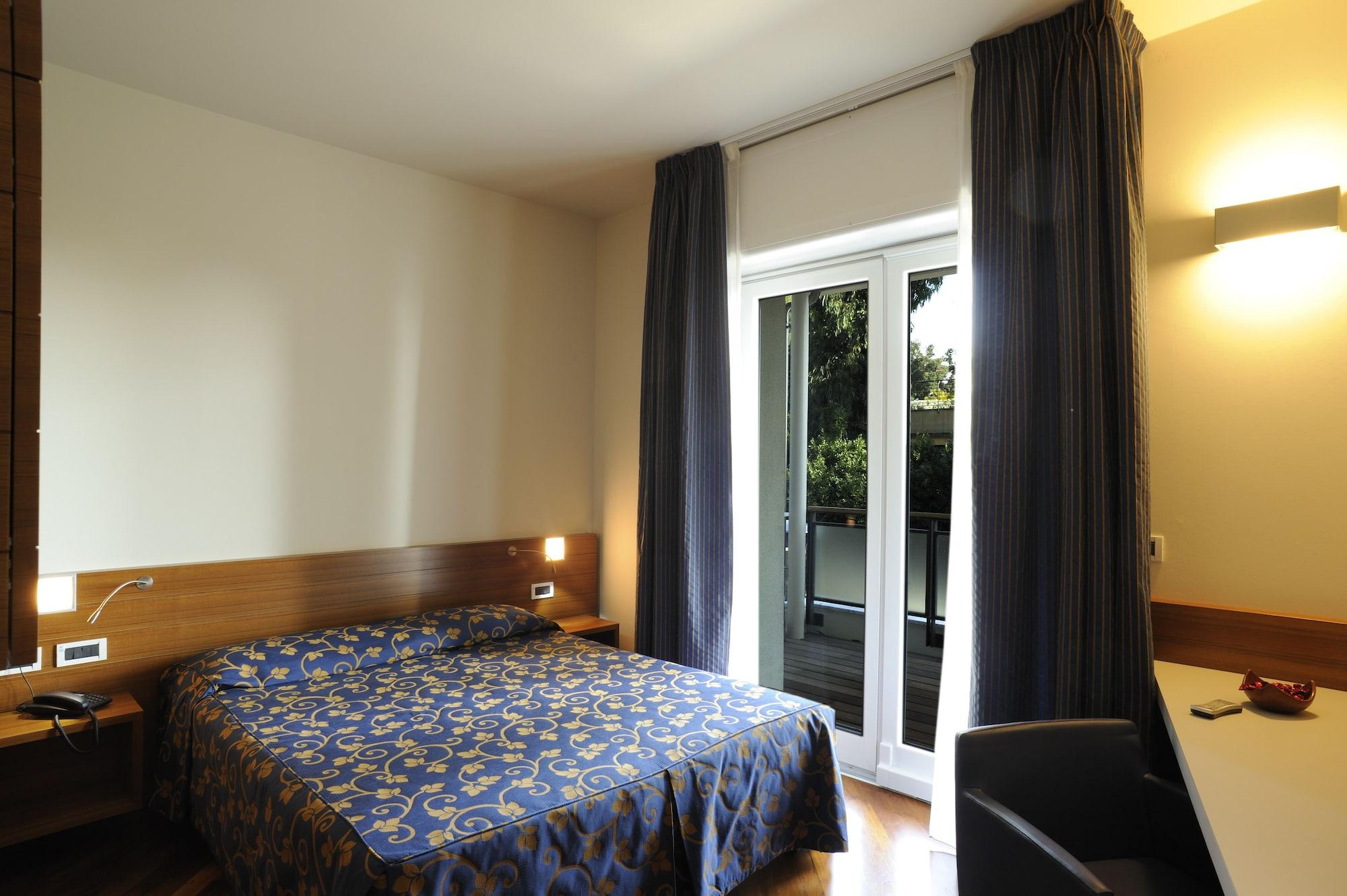 Hotel Le Roi ヴァラッツェ エクステリア 写真