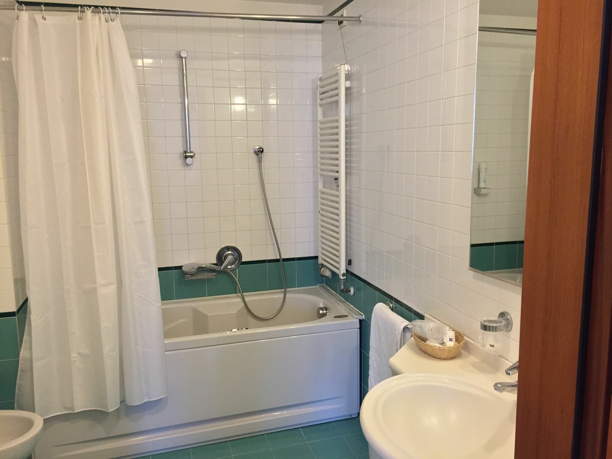 Hotel Le Roi ヴァラッツェ エクステリア 写真